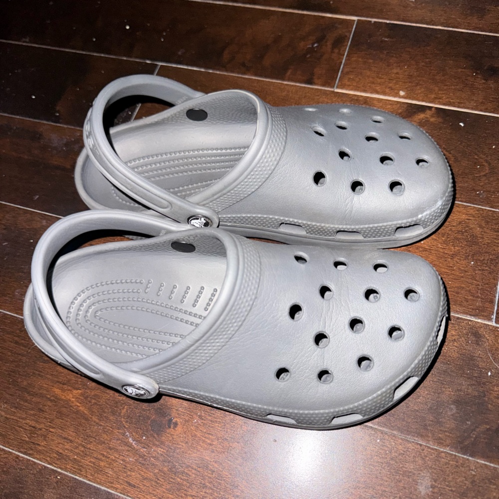 EUC  crocs Clogs